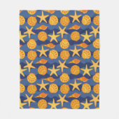 Blaues und orange Seashell-Muster Fleecedecke (Vorderseite)