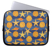 Blaues und orange Seashell-Muster Laptopschutzhülle (Vorderseite)