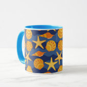 Blaues und orange Seashell-Muster Tasse (Vorderseite Links)