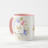 Blaues und rosa Wasserfarben-Blumenmonogramm Tasse (Vorderseite Links)