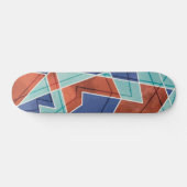 Blaues und rotes geometrisches Muster Skateboard (Horizontal)