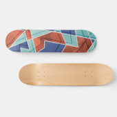 Blaues und rotes geometrisches Muster Skateboard (Horizontal)