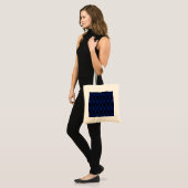 Blaues und schwarzes Rautenmuster Tragetasche (Vorderseite (Model))