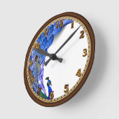 Blaues und türkisfarbenes Pfau Runde Wanduhr (Winkel)