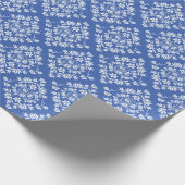Blaues und weißes Blumendamast-Packpapier Geschenkpapier (Ecke)