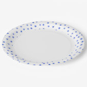 Blaues und weißes Confetti-Punkt-Muster Pappteller (Schrägansicht)