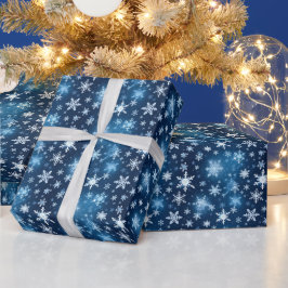 Blaues und weißes Design Winterschneeflockenmuster Geschenkpapier