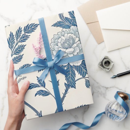 Blaues Vintage-Blumenmuster Geschenkpapier (Schenken)