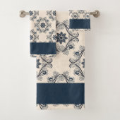Blaues Vintages Muster Badhandtuch Set (Insitu)