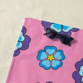 Blaues Violett Rosa Blumenmuster Strandtuch (Beispiel)