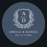 Blaues Wappen Moderne Monogramm Hochzeit Runder Aufkleber<br><div class="desc">Mit dem Navy Blue Wappen Modern Monogram Wedding Classic Round Sticker können Sie Ihre Hochzeit mit einer Touch von Eleganz versehen. Dieser Aufkleber mit tiefblauem Marineband, raffiniertem Wappen und einem personalisierten Monogramm ist ideal für Hochzeitsfeiern, Liebhaber oder Schreibwaren. Der elegante und dennoch moderne Stil macht es zu einer idealen Wahl...</div>