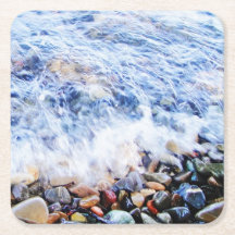 Blaues Wasser schweben