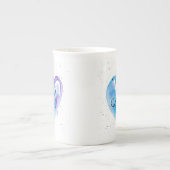 Blaues Wasserfarben-Monogramm Porzellantasse (Vorderseite)