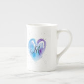 Blaues Wasserfarben-Monogramm Porzellantasse (Rechts)