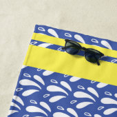 Blaues Wassermuster Streifen Retro Kanu Otter Name Strandtuch (Beispiel)