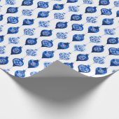 Blaues Weihnachtsbaumschmuck-Muster Geschenkpapier (Ecke)