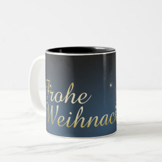 Blaues Weihnachtsmotiv mit goldenem Weihnachtsbaum Zweifarbige Tasse