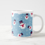 Blaues Weihnachtsmuster mit Schneemännern und Schn Jumbo-Tasse (Rechts)