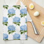 Blaues weißes antikes Hydrangea-Illustrationsmuste Geschirrtuch<br><div class="desc">Ein Waffelhandtuch mit Geschirr und antiken Illustrationen hübscher blauer Hydrangea-Blüten ist eine schöne und funktionelle Ergänzung zu jeder Küche. Die Waffeltextur verleiht dem Handtuch eine zusätzliche Saugfähigkeit und eignet sich somit hervorragend zum Reinigen von Verschmutzungen oder zum Trocknen von Geschirr. Die Hydrangea-Blume bieten eine Touch von Eleganz und Eleganz in...</div>