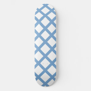 Blaues weißes Harlequin Diamant Strippmuster Skateboard