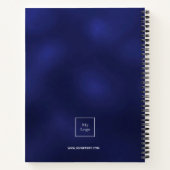 Blaues, weißes Monogramm erstes Firmenlogo Notizblock (Rückseite)