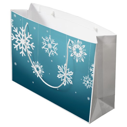 Blaues weißes Schneeflocke-Muster-Weihnachten Große Geschenktüte (Rückseite Schrägansicht)