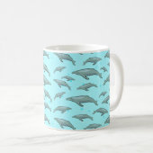 Blaues Whale Muster auf hellblauem Hintergrund Kaffeetasse (VorderseiteRechts)