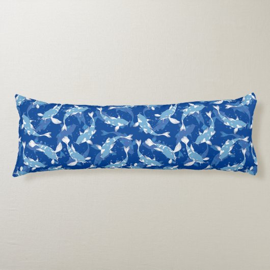 Blaues Wiederholungsmotiv | Koi Fish Pattern Seitenschläferkissen (Vorderseite)