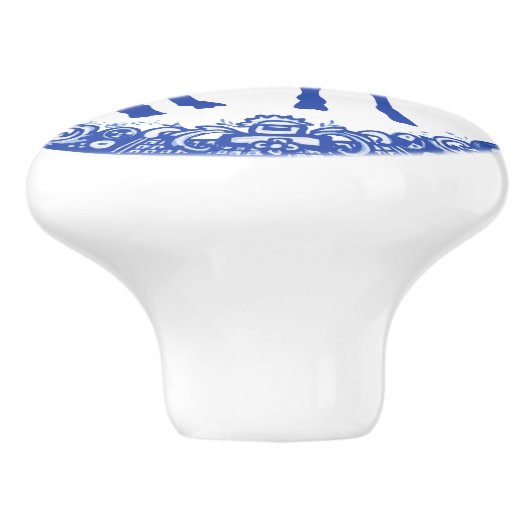 Blaues Willow Design Blumentaube steht genau vor d Keramikknauf (Seitenansicht)