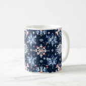 Blaues Wintermuster Kaffeetasse (VorderseiteRechts)