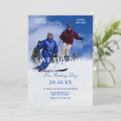 Blaues Winterski Hochzeitsfest Foto Save The Date (Stehend Vorderseite)