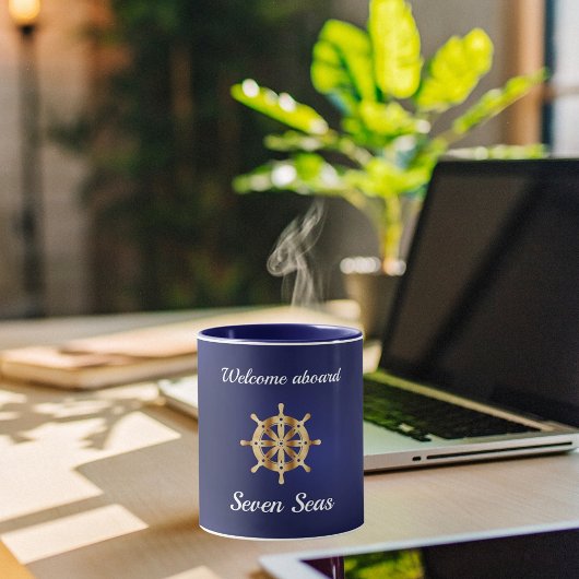 Blaues Yachtboot Name Gold Lenkrad Tasse