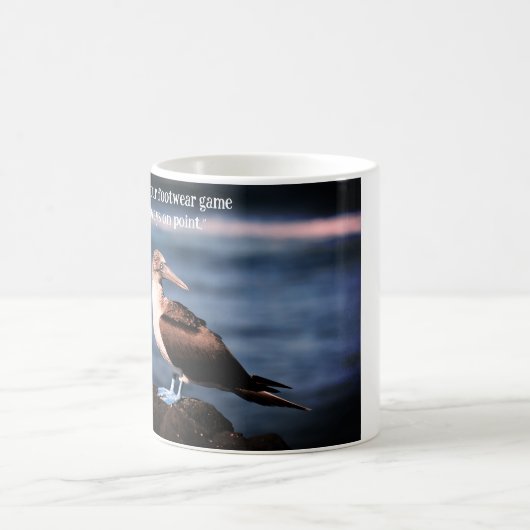 Blaufüßiger Stiefelvogel, der cool aussieht Kaffeetasse (Mittel)