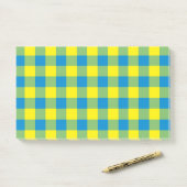 Blaugelb-grünes Kariertes Schachbrett Muster Post-it Klebezettel (Auf Schreibtisch)