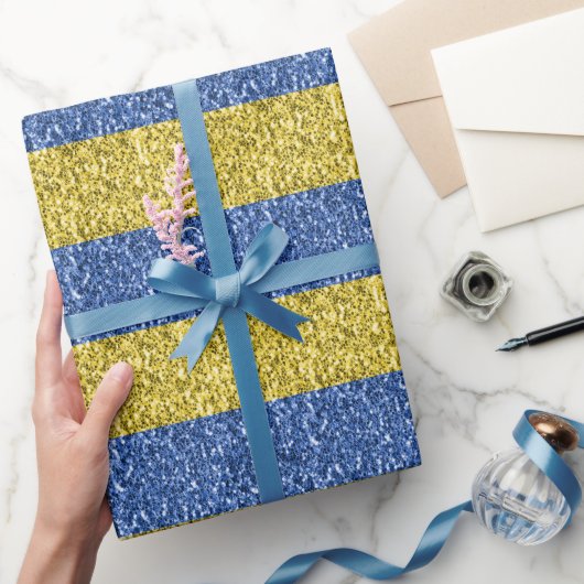 Blaugelbe ukrainische Flagge Glitzer Imitate Glitz Geschenkpapier (Schenken)