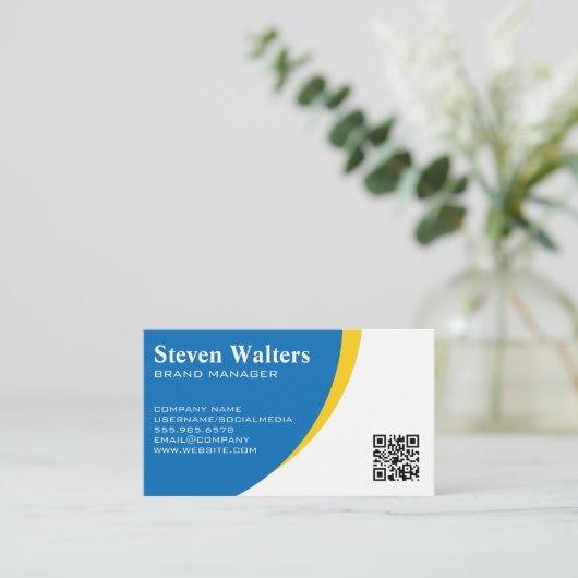 Blaugelber Hintergrund | QR-Code-Vorlage Visitenkarte (Stehend Vorderseite)