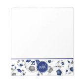 Blaugraue Fußbälle Muster Akzent Notizblock (Vorderseite)