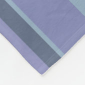 Blaugraue horizontale Streifen Fleecedecke (Ecke)