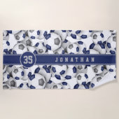 Blaugraue Mannschaftsfarben Fußbälle Muster Strandtuch (Vorderseite)