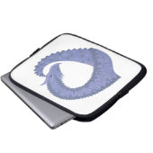 Blaugrauer Drache auf weiß Laptopschutzhülle (Vorne Knopf)