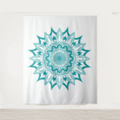 Blaugrün auf weißer Mandala Wandteppich (Vorderseite)