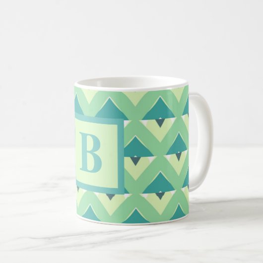 Blaugrüne geometrische Musterinitiale Kaffeetasse (VorderseiteRechts)
