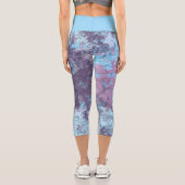 Blaupink und Lila abstrakt Capri Leggings (Rückseite)