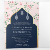 Blaurosa Blütenblume in einer indischen Hochzeit Dreifach Gefaltete Einladung (Innen Erste Seite)