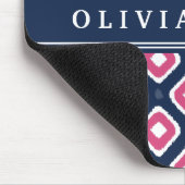 Blaurosa Ikat-Mod-Muster mit Namen Mousepad (Ecke)