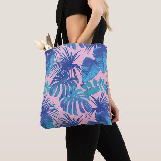 Blaurosa tropisches Palmblättrig Tasche (Von Nahem)