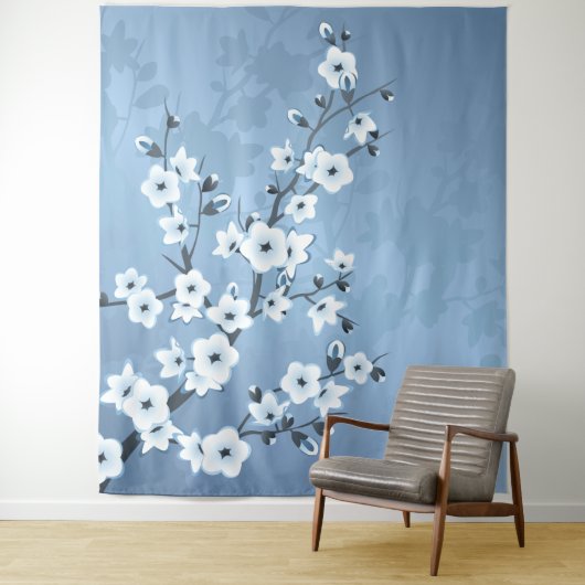 Blauschimmerndes Kirschblossom Wandteppich (Beispiel)