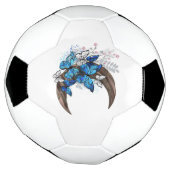 Blauschmetterlinge auf Holzhalbzeugen Fußball (Gedreht)