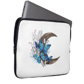 Blauschmetterlinge auf Holzhalbzeugen Laptopschutzhülle (Vorne Rechts)