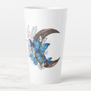 Blauschmetterlinge auf Holzhalbzeugen Milchtasse